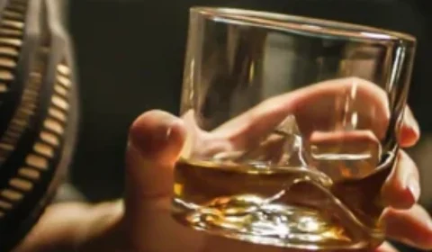 Postos de gasolina em SP já estão abastecendo com uísque