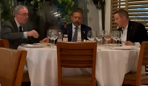 Cunha, Lira e Derritte à mesa: foto reúne vários dramas