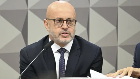 Careca do INSS fica de cabelo em pé com o tamanho das mesadas