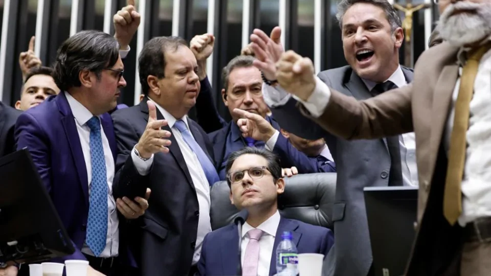 Um Congresso contra o Brasil