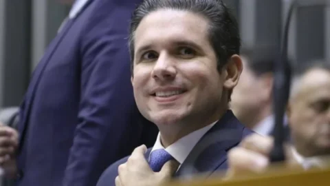 ‘Trabalhem enquanto eles dormem’, diz Hugo Motta em palestra motivacional