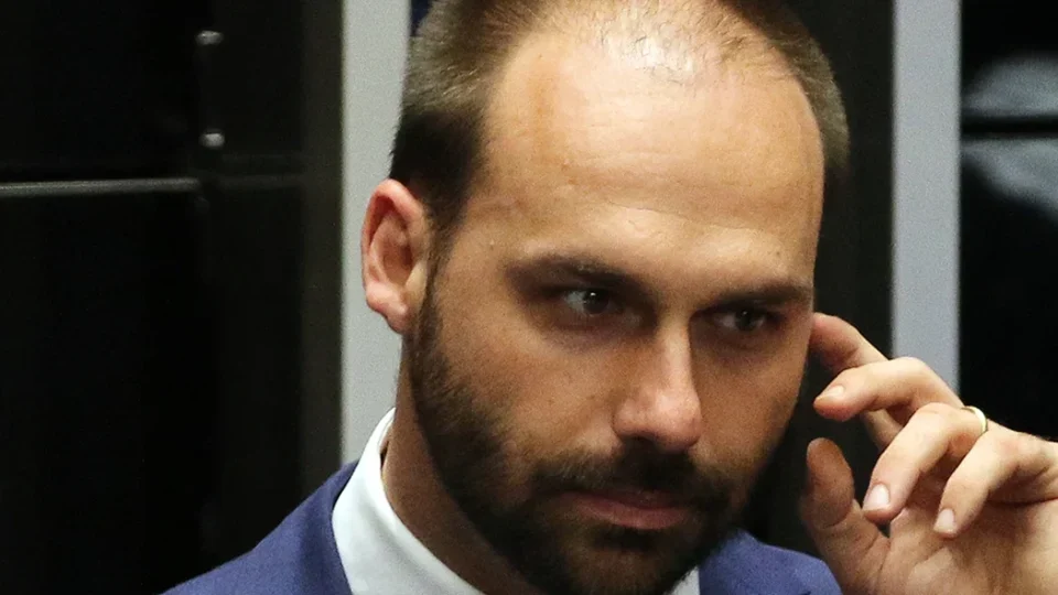 Desempregado nos EUA, Eduardo Bolsonaro pode ser deportado pela imigração