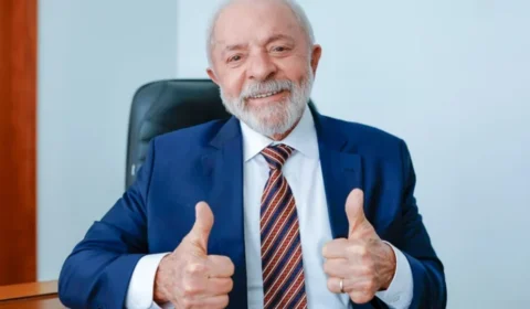 Lula convoca Filipe Luís para resolver crise com o Senado