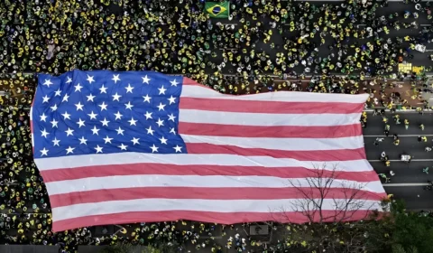 Fantoches latino-americanos descobrem tradução do lema ‘America First’