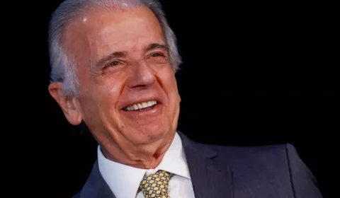 Múcio contraria PT e ‘vai ficando’ na Defesa