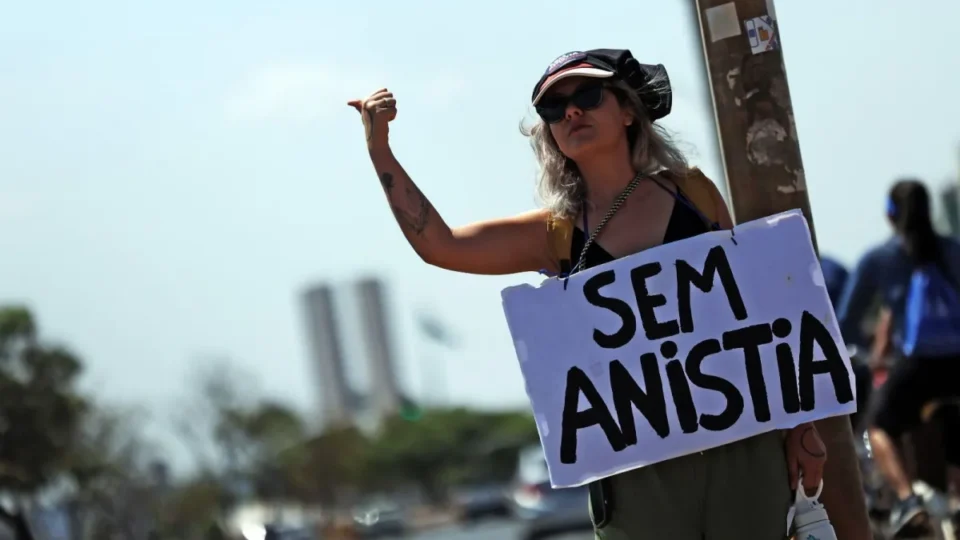 Fascismo versus democracia no Brasil