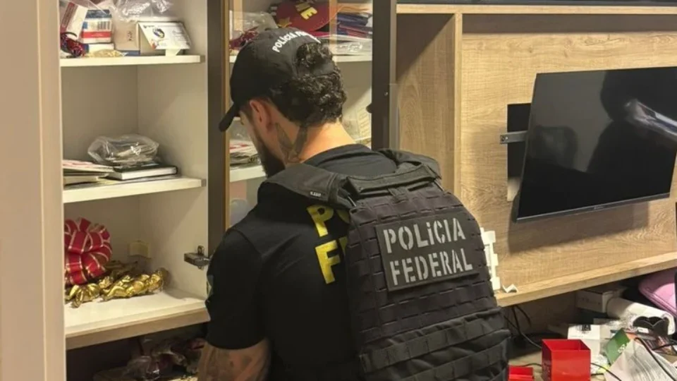 Os saqueadores: Quem merece indignação no tempo das redes?