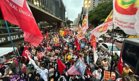 Desafio da esquerda não é apenas resistência, mas reconstrução