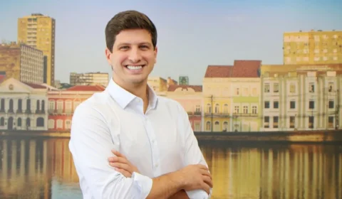 João Campos cogita seguir na Prefeitura do Recife