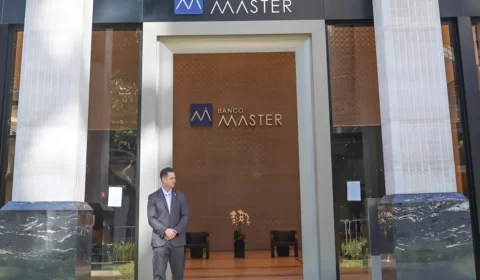 Master: quando o sistema se fecha, a verdade fica do lado de fora
