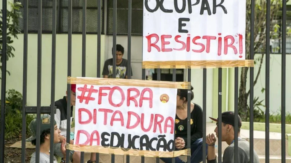 Quem tem medo da política na escola?
