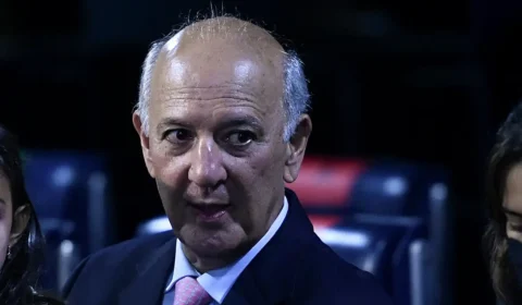 Arruda já botou o bloco na rua