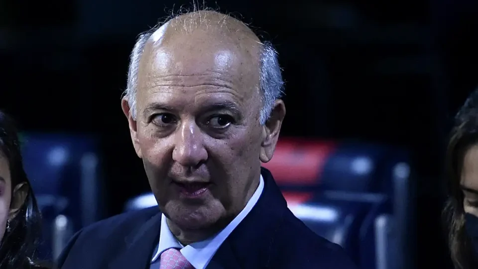 Arruda já botou o bloco na rua