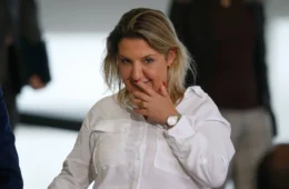 Daniela Marques é voz e cérebro econômico de Flávio Bolsonaro