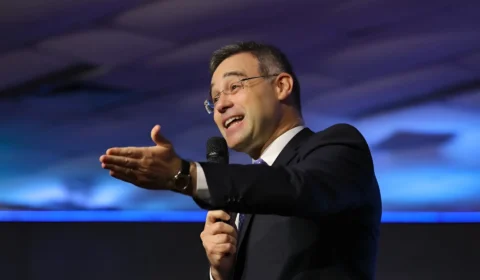 Passado e futuro flertam com André Mendonça