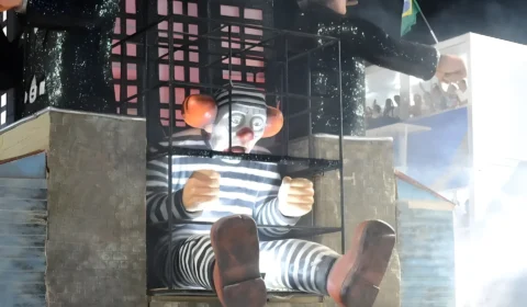 No compasso do samba, a mudança da maré