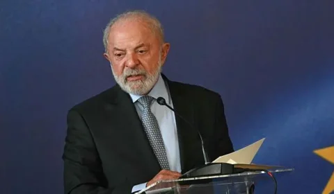 Documentos provam que Lula não ligou para Epstein