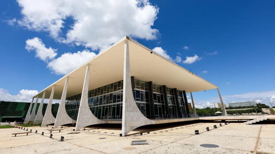 O banco Master e a imagem do STF