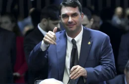 Flávio Bolsonaro desmanchará no ar