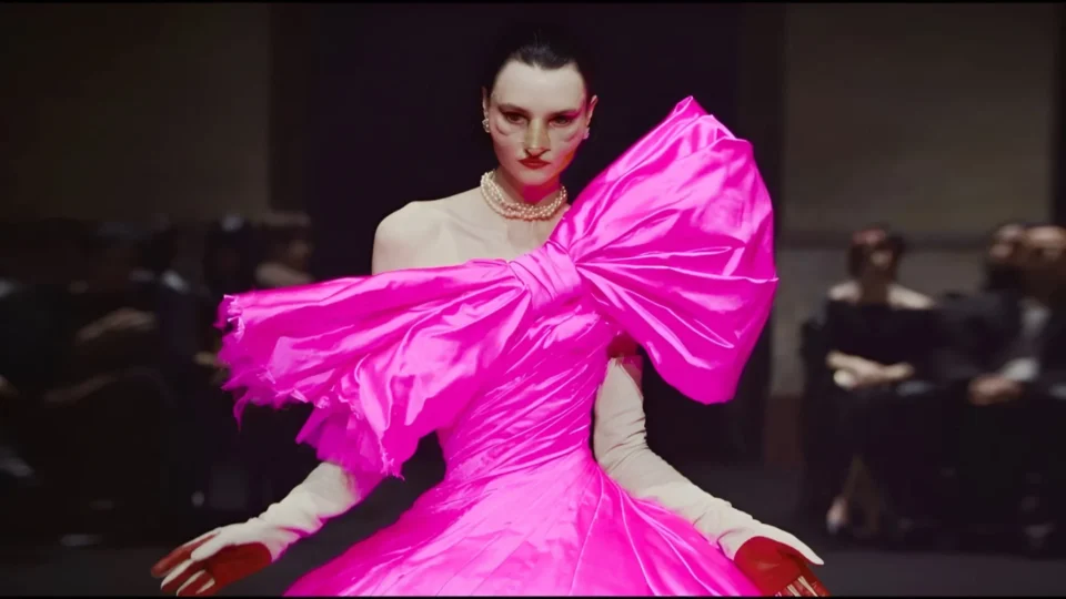 Cara de Mar-a-Lago, olhos de raposa e ossos proeminentes