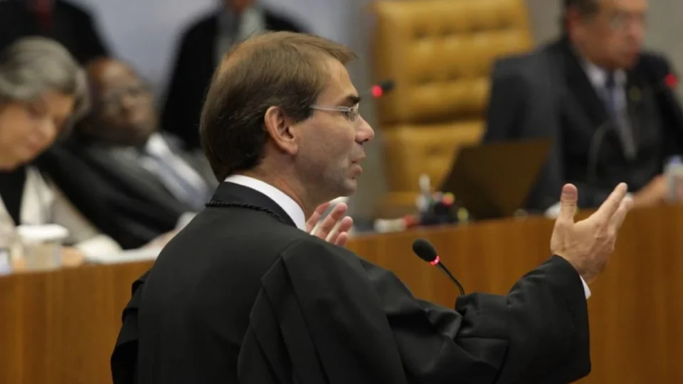 ‘Juca, o Mudo’ é a maior celebridade jurídica de Brasília