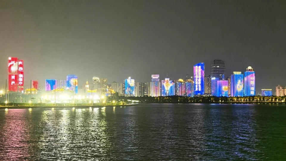 Enquanto EUA ergue muros, China testa abertura inédita