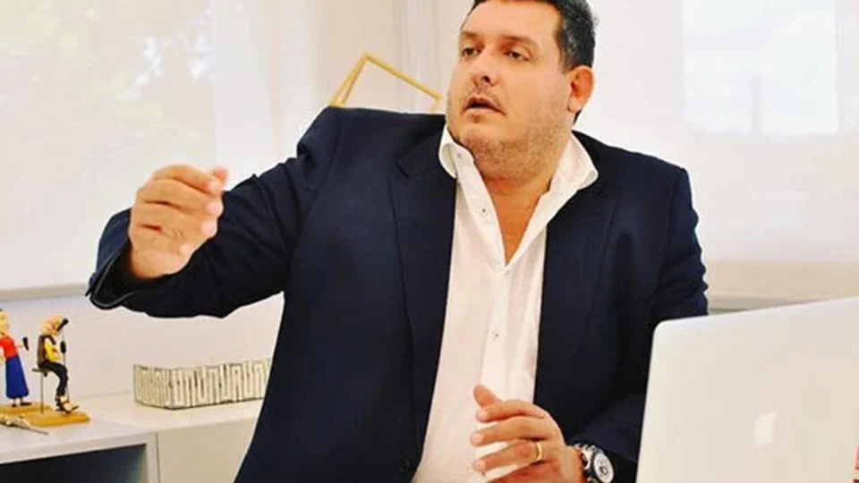 Amigo de Flávio Bolsonaro age para destravar licitação do Senado