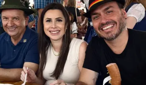 Carlos Bolsonaro deslocado com barreira pró-Nikolas em SC