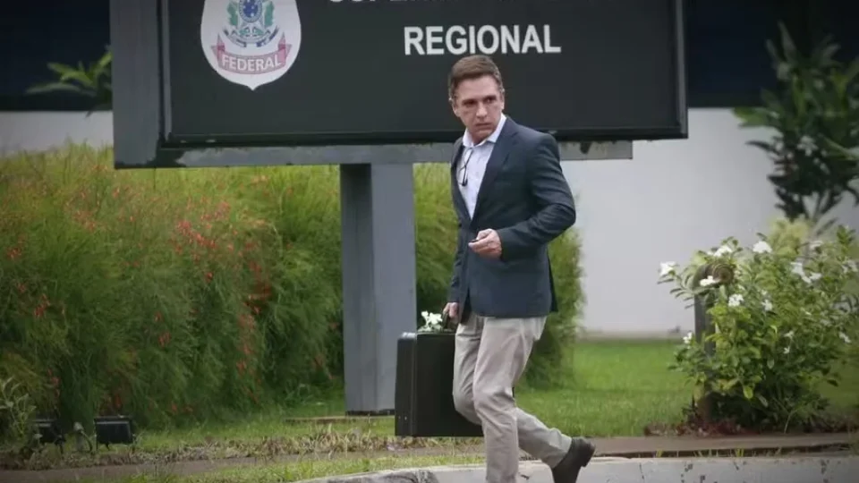 Médico de Bolsonaro foi alvo de processo por atestado irregular