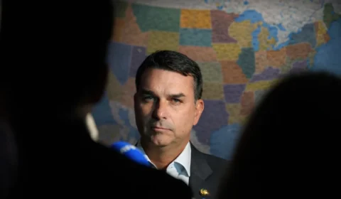 Flávio Bolsonaro, candidato a governador do 51º estado