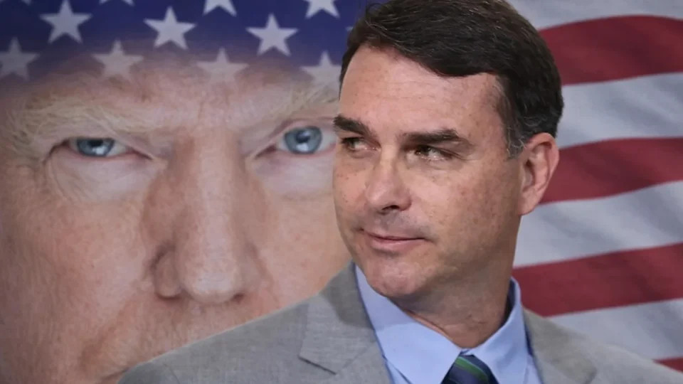 Patriotismo de propaganda e soberania em liquidação