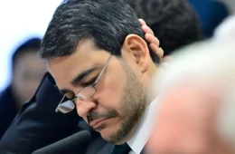 Messias entra de férias com futuro indefinido no governo
