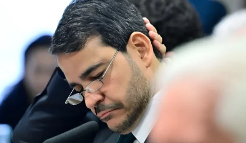 Messias entra de férias com futuro indefinido no governo