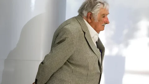“Em seu país, a vida parece não valer nada: se mata por um celular”