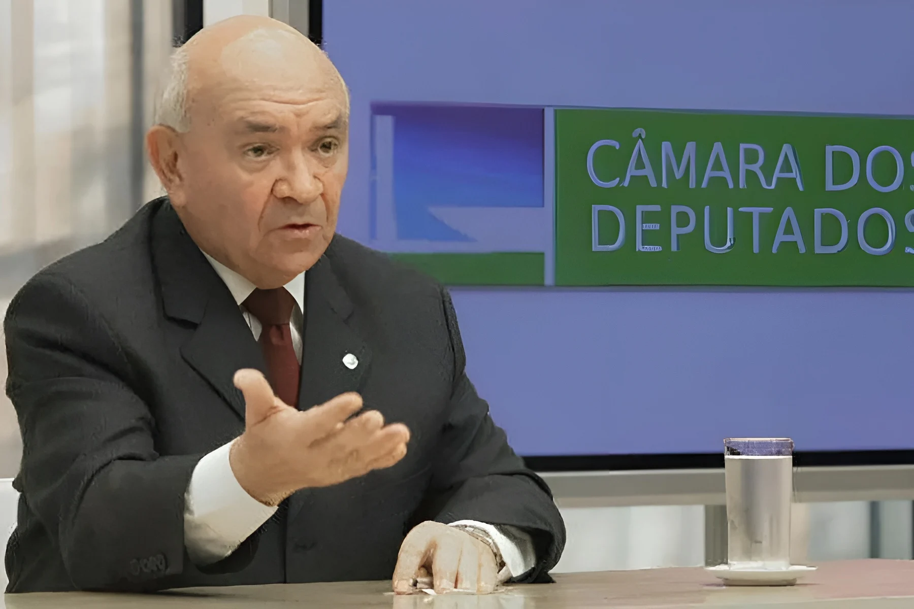 Severino Cavalcanti fala durante entrevista em imagem usada para relembrar a ascensão do baixo clero no Congresso Nacional. Severino Cavalcanti fala durante entrevista em imagem usada para relembrar a ascensão do baixo clero no Congresso Nacional.