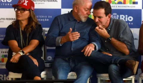 Eduardo Paes e Janja não aliviam divergências nem na campanha