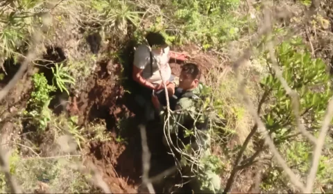 Mulheres jogadas de penhascos ou largadas em montanhas