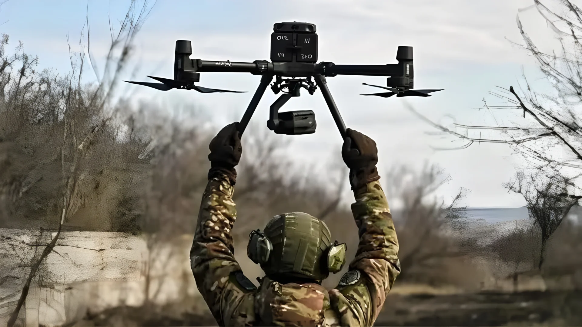 Drone militar opera durante conflito armado, ilustrando o avanço das armas autônomas em guerras contemporâneas. Drone militar opera durante conflito armado, ilustrando o avanço das armas autônomas em guerras contemporâneas.