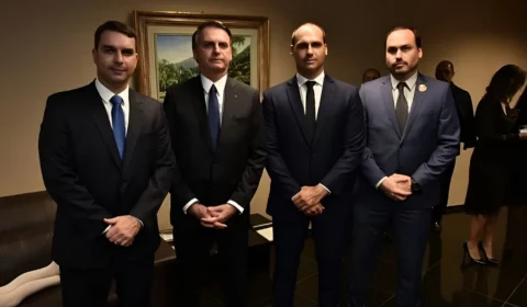 Acima de tudo pelo clã Bolsonaro
