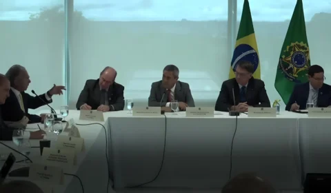 ‘Ô, Damares… Damares… Deixa cada um se foder’