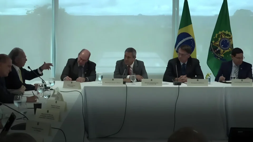 ‘Ô, Damares… Damares… Deixa cada um se foder’