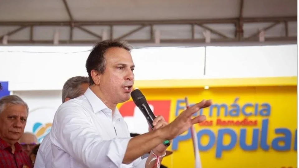 Camilo Santana é hoje o foco de elogios e de admiração de Lula