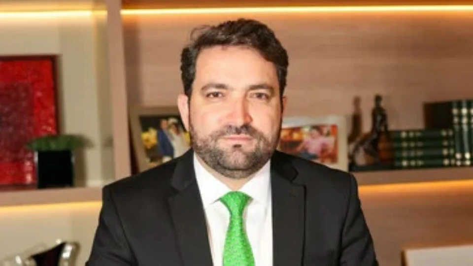 Valdemar reclamou de pressão recebida de advogado amigo de Flávio Bolsonaro