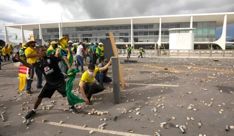 A importância de derrotar os lesas-pátrias