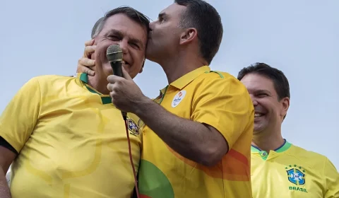 ‘01’ no clã, Flávio Bolsonaro é zero à esquerda no Senado