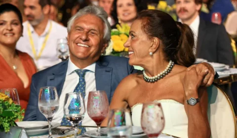 Caiado já se diz pronto para ser ‘marido de senadora’ e ‘muleiro’