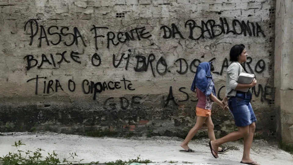 Transformar o medo em promessas de impacto não constrói política de segurança