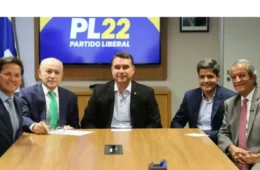 PL baiano esquece de Flávio Bolsonaro