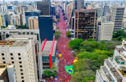 Às ruas, às redes, à virada