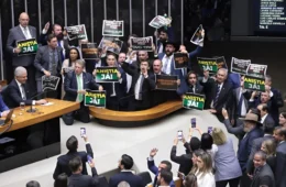 Ouço ecos do amanhã, e o amanhã será trágico